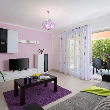 Ana By Interhome Ferienhaus Trget